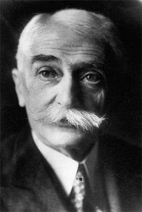 Barão Pierre de Coubertin.